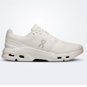 On running cloudpulse White Athletic Sneakers men’s size 11